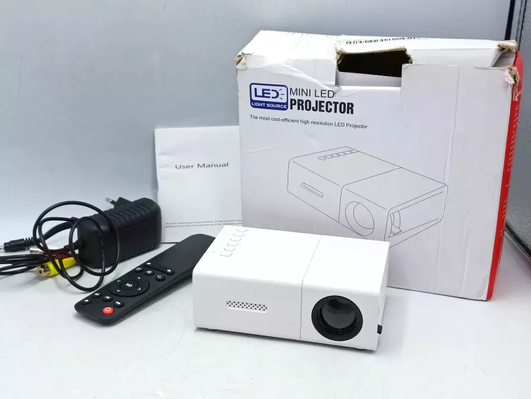 MINI PROJEKTOR YG300 KPL
