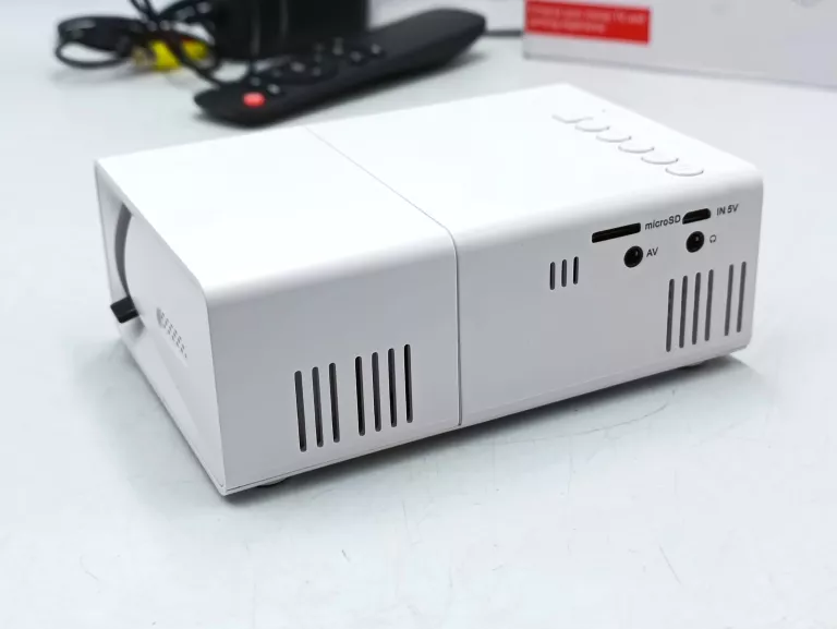 MINI PROJEKTOR YG300 KPL