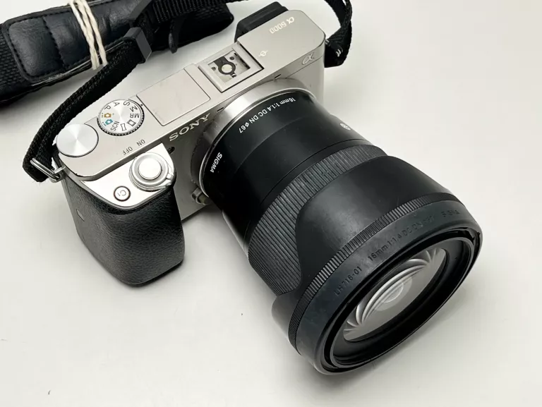 APARAT SONY A6000 + OBIEKTYW SIGMA 16MM F/1.4 DC DN