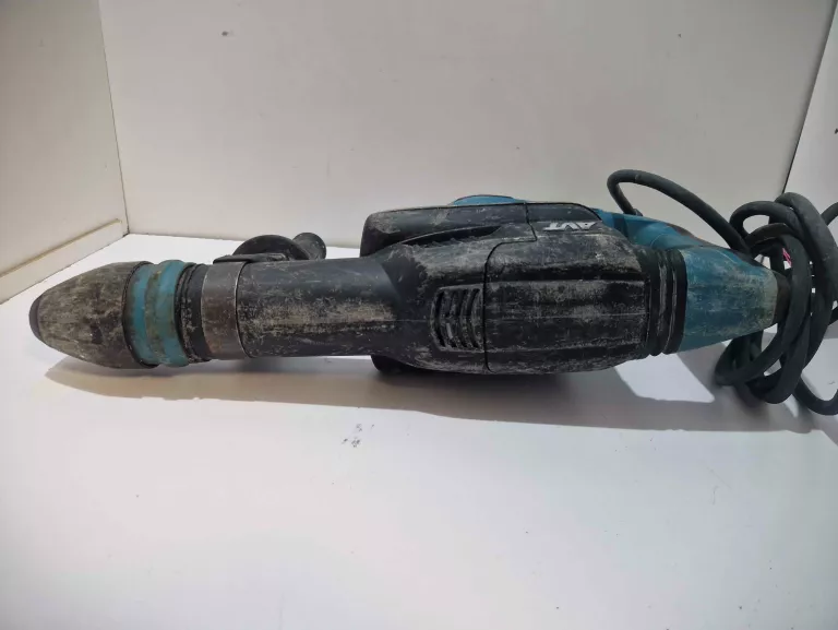 MAKITA MŁOT UDAROWY KUJĄCY WYBURZENIOWY SDS-MAX 7,6J HM0871C + WALIZKA