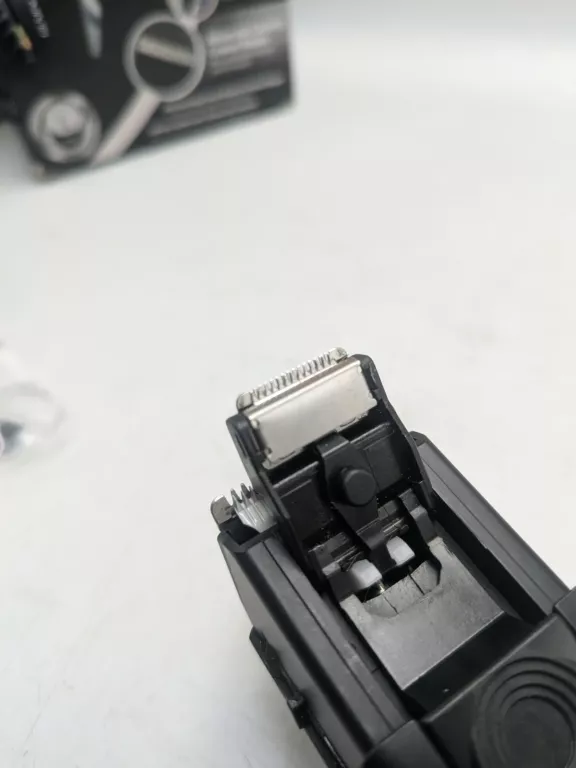 TRYMER REMINGTON MB350C