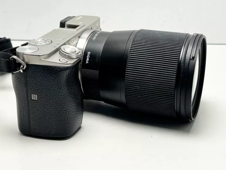 APARAT SONY A6000 + OBIEKTYW SIGMA 16MM F/1.4 DC DN