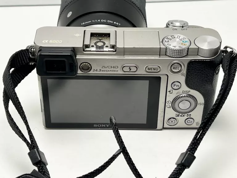 APARAT SONY A6000 + OBIEKTYW SIGMA 16MM F/1.4 DC DN