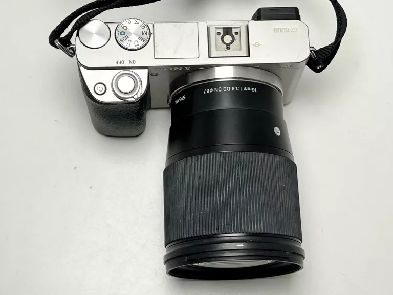 APARAT SONY A6000 + OBIEKTYW SIGMA 16MM F/1.4 DC DN