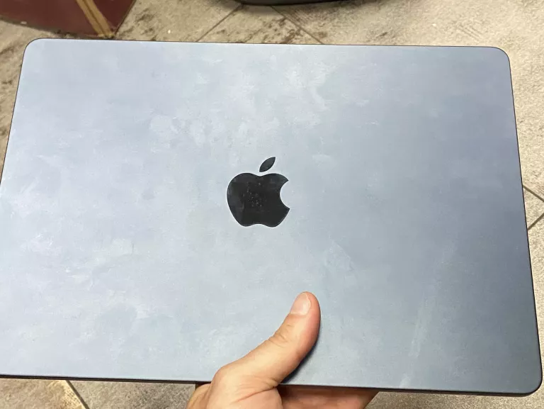 LAPTOP 13,6" APPLE MACBOOK AIR 13 M2 2022 16GB/256 GB KOMPLET