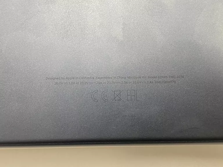 LAPTOP 13,6" APPLE MACBOOK AIR 13 M2 2022 16GB/256 GB KOMPLET