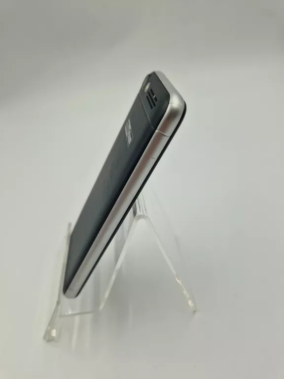 TELEFON MAXCOM MM136