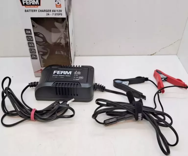 PROSTOWNIK FERM 6V/12V KOMPLET JAK NOWY WYSKAKUJE ERROR