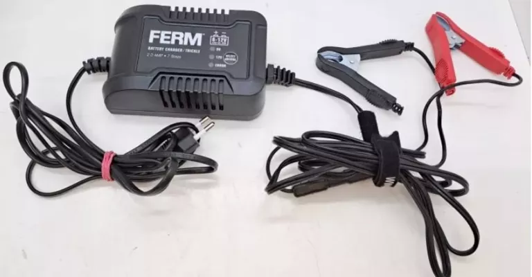 PROSTOWNIK FERM 6V/12V KOMPLET JAK NOWY WYSKAKUJE ERROR