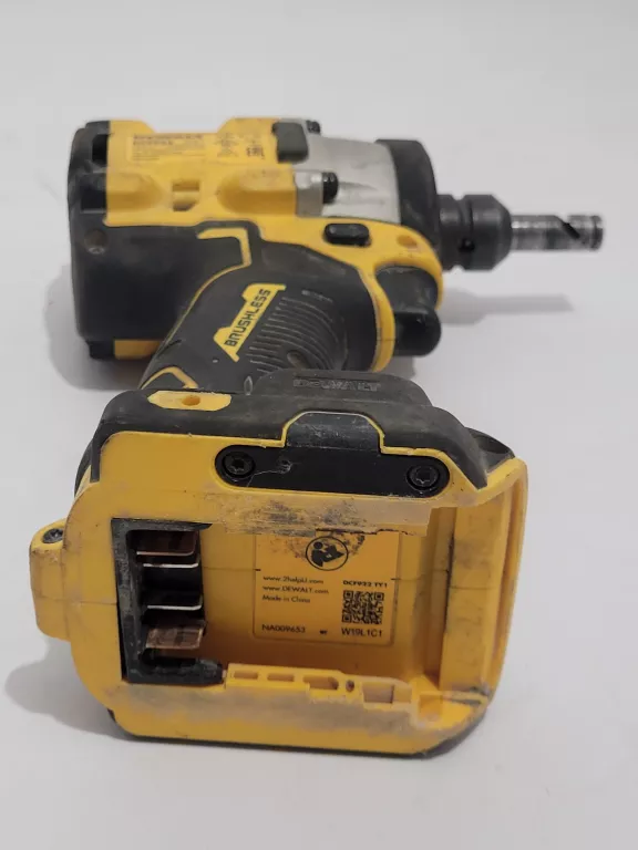 KLUCZ UDAROWY DEWALT MODEL DCF922