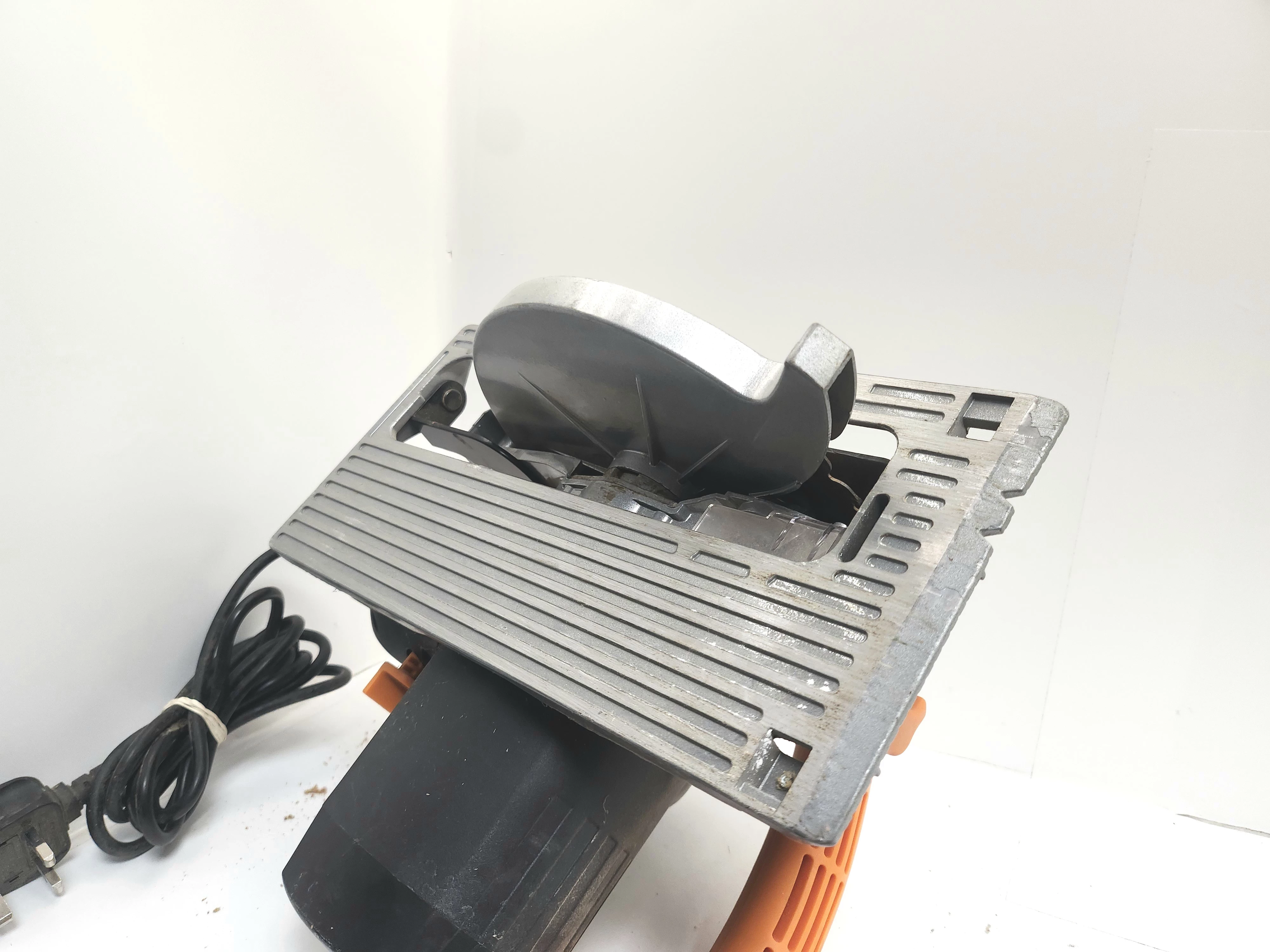 pila-tarczowa-pilarka-evolution-rage-b-1200-w-maksymalna-moc-105000