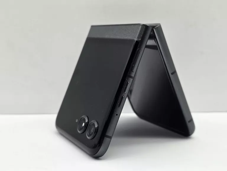 SMARTFON MOTOROLA RAZR 5O 8/256GB 5G