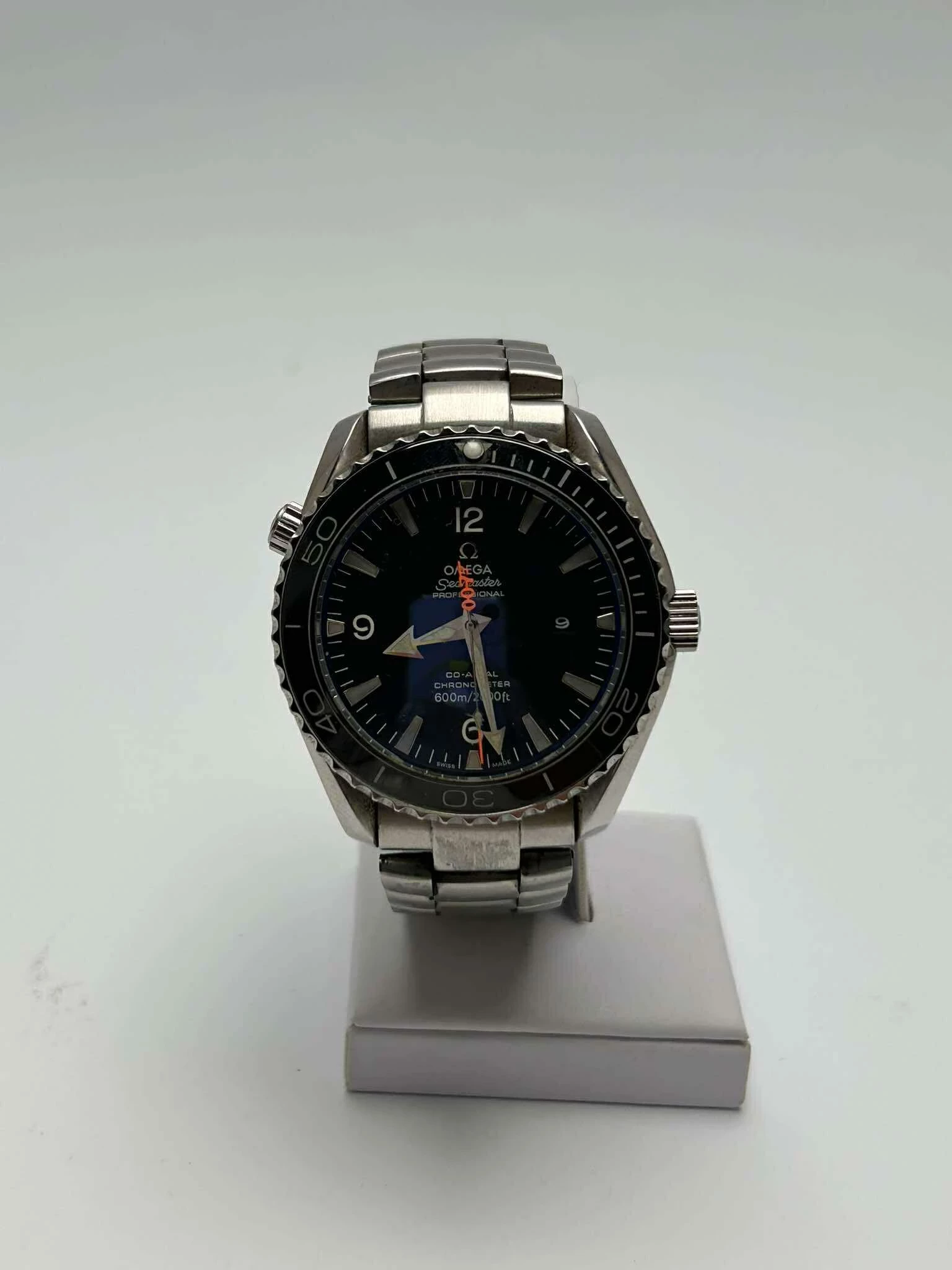 omega-seamaster-planet-ocean-casino-royale-007-rynek-6-rawicz-group-finance