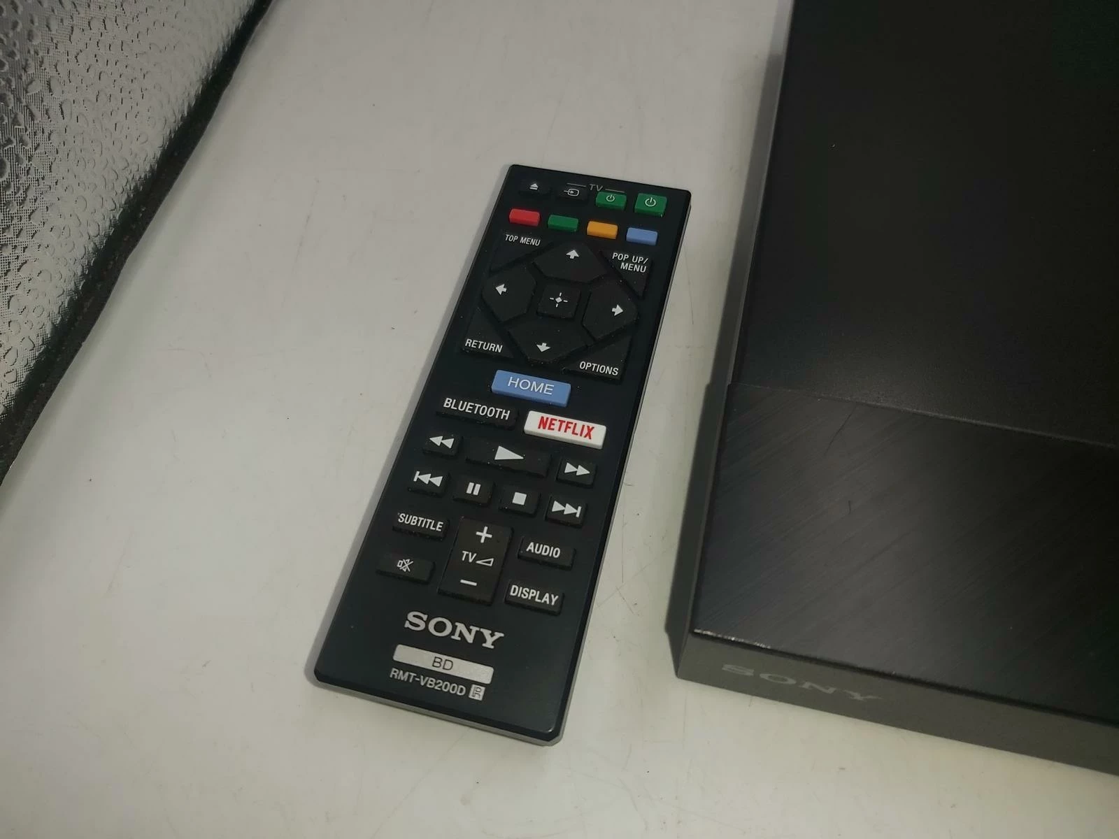 odtwarzacz-blu-ray-sony-bdp-s6700-pilot-opis-komunikacja-204753-1