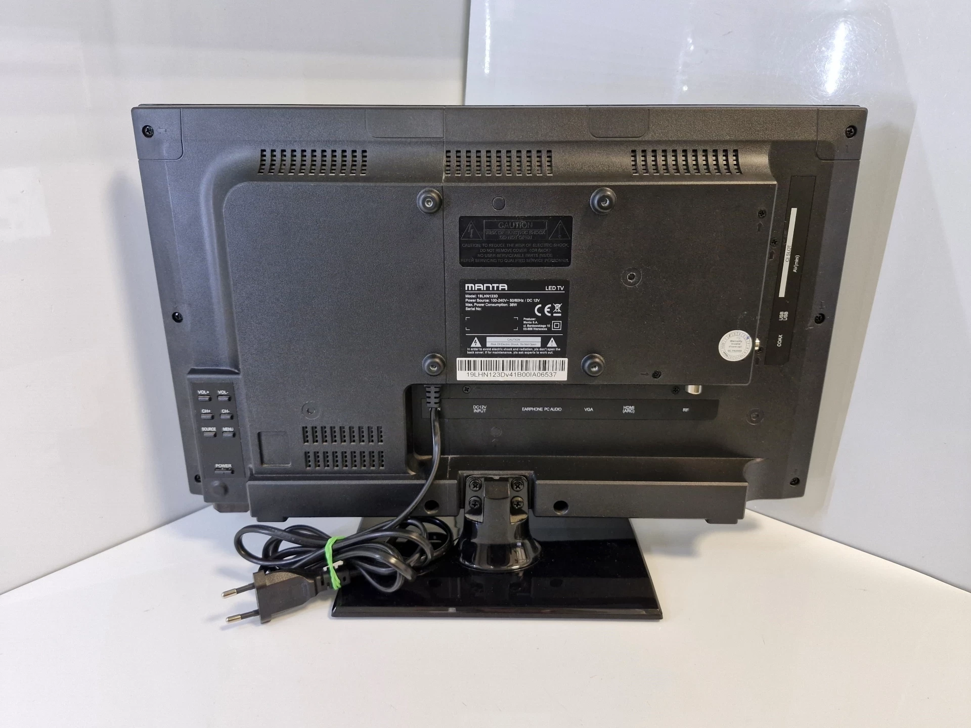 telewizor-19-cali-led-tv-dvb-t2hevc-manta-19lhn123d-z-dekoderem-kod-producenta-19lhn123d