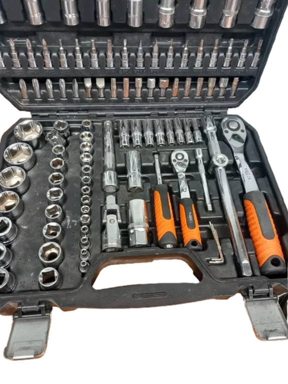KLUCZE NASADOWE NEO TOOLS 110 PCS