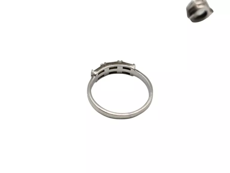 delikatne-srebrne-pierscionki-925-481g-rozmiar-14-marka-226434-1704211