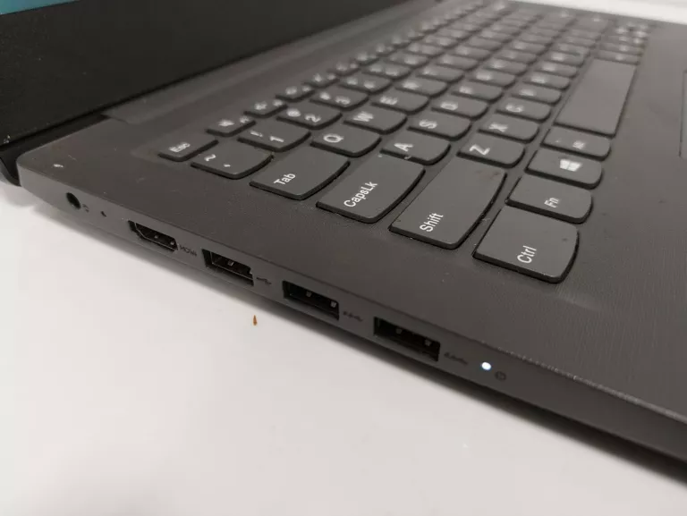 LENOVO V14-ADA/ AMD R3 8 GB 256GB SSD + ŁAD