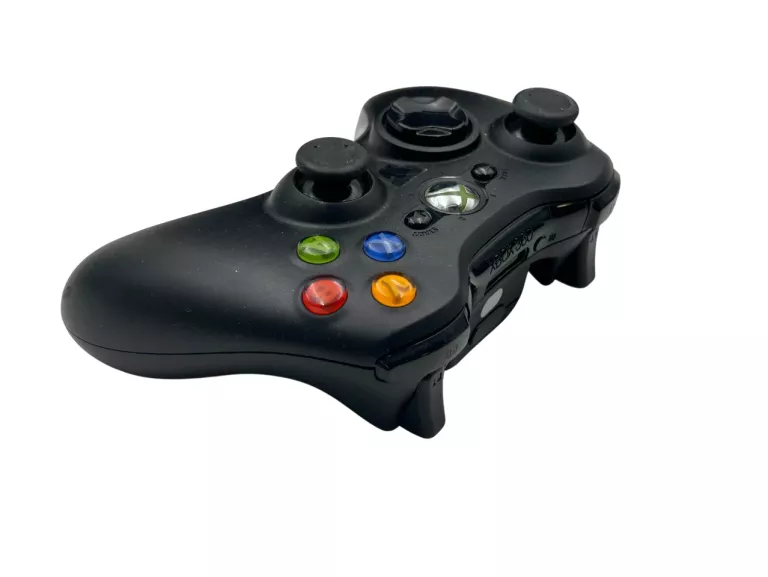 KONSOLA MICROSOFT XBOX 360 SLIM 4GB MODEL: 1439  CZARNY + 2 PADY