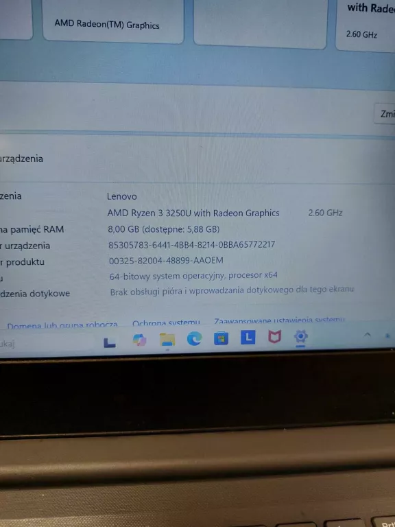 LENOVO V14-ADA/ AMD R3 8 GB 256GB SSD + ŁAD