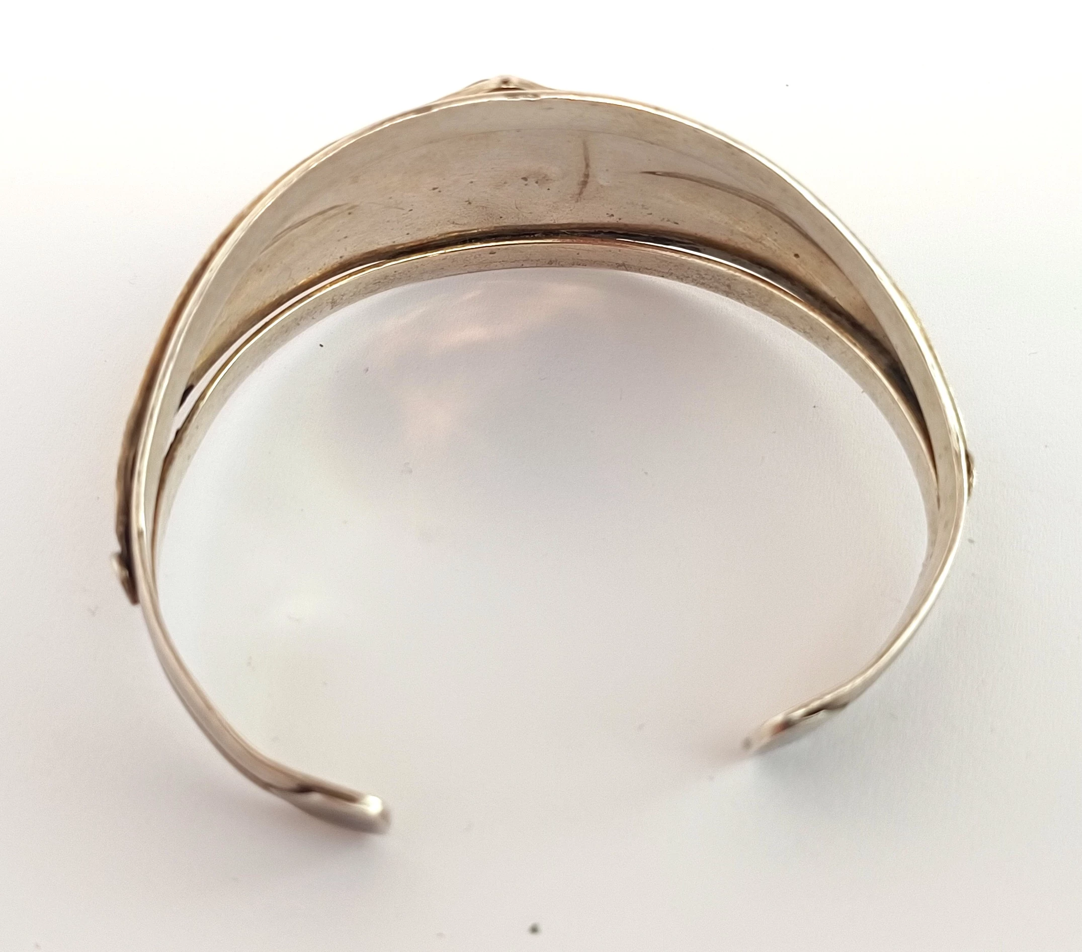 stara-srebrna-bransoletka-z-czarnym-oczkiem-3430g-material-dominujacy-223721-2048