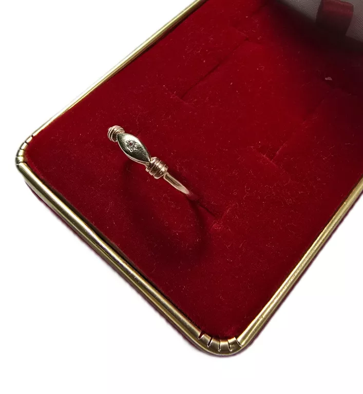 ZŁOTY PIERŚCIONEK PRÓBY 585 / R. 19 / 1,17G!