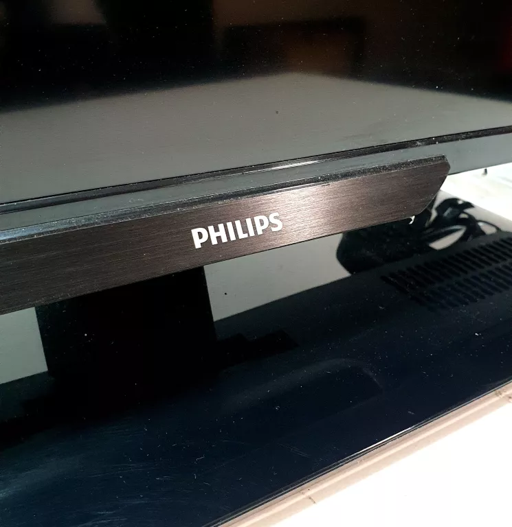 TV PHILIPS 32PHH4309 + PILOT
