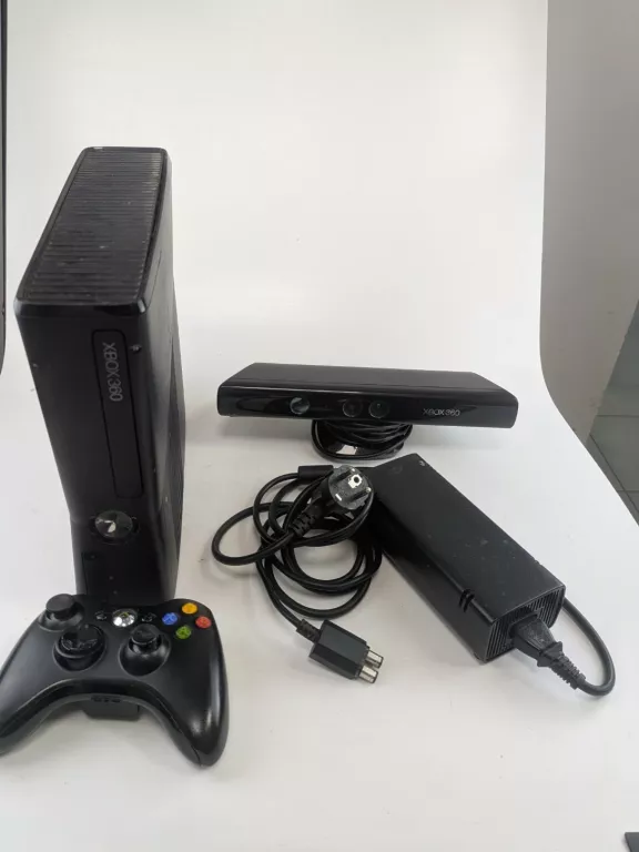 KONSOLA XBOX 360 +PAD+KINEKT