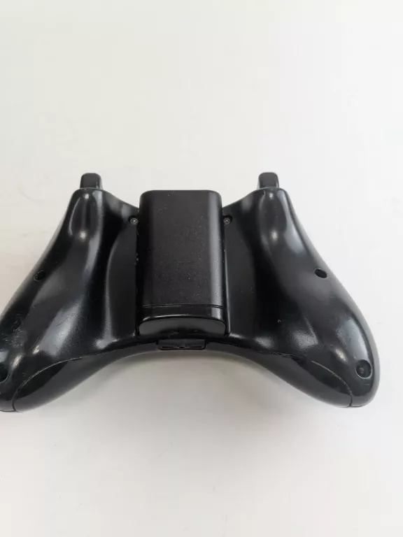 KONSOLA XBOX 360 +PAD+KINEKT