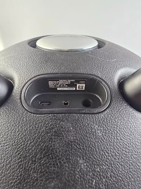 GŁOŚNIK PRZENOŚNY HARMAN / KARDON ONYX STUDIO 3 CZARNY + ŁAD