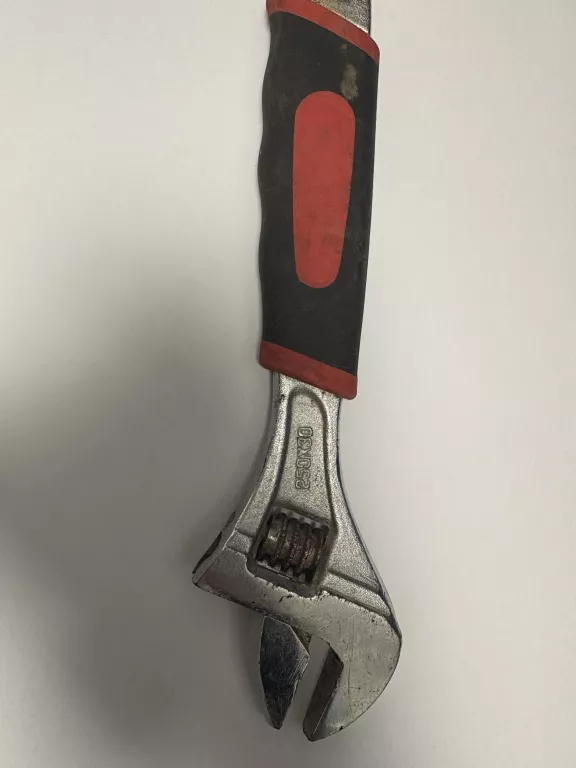 KLUCZ 250X30 METALOWY UŻUWANY