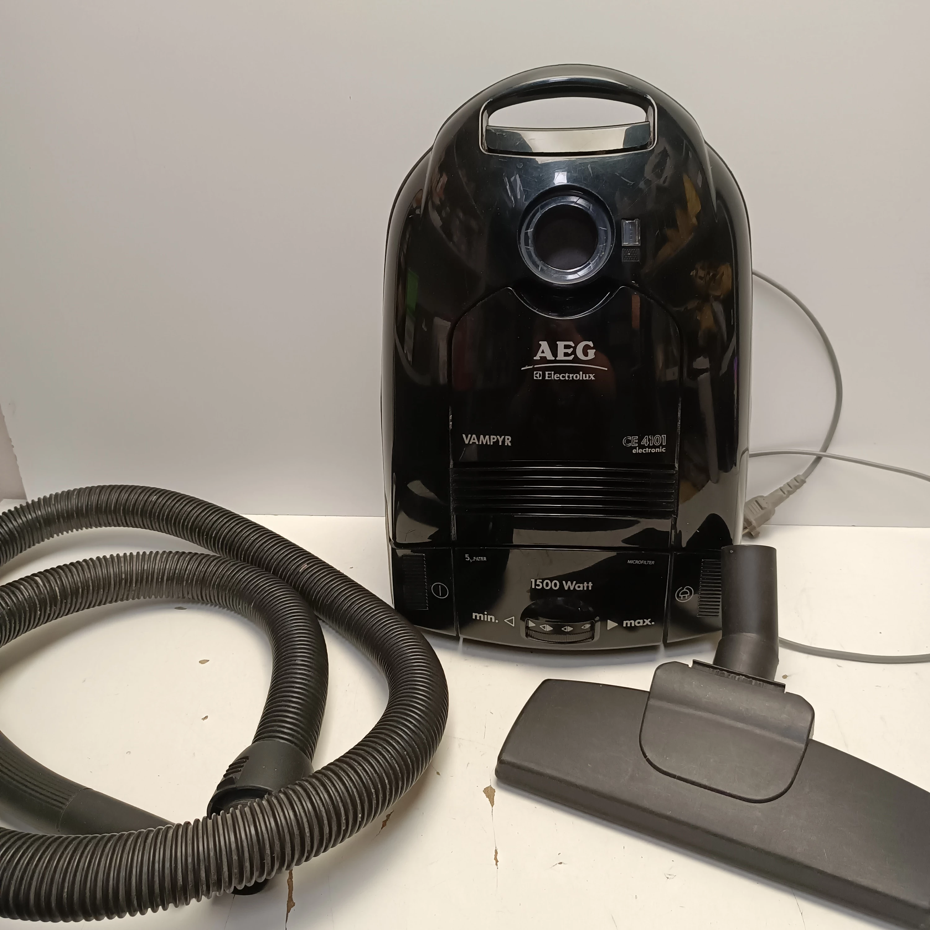 odkurzacz-aeg-elektrolux-vampyr-2000w-osiedle-teatralne-3u15-krakow