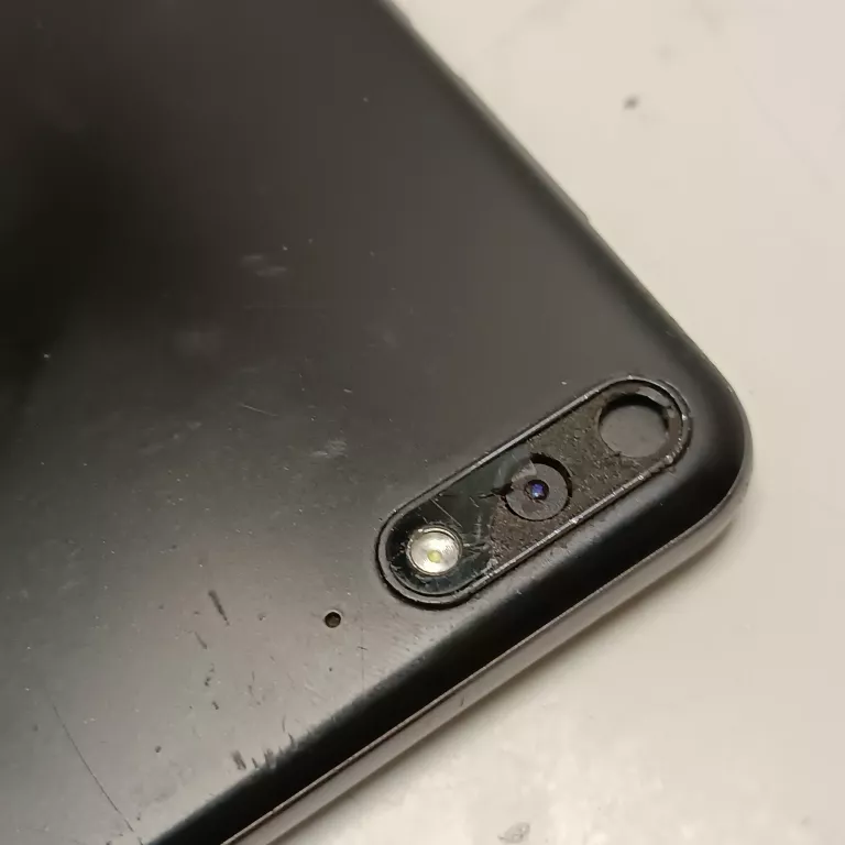 TELEFON HUAWEI Y6 2018 PĘKNIĘTY EKRAN I USZKODZONY APARTA