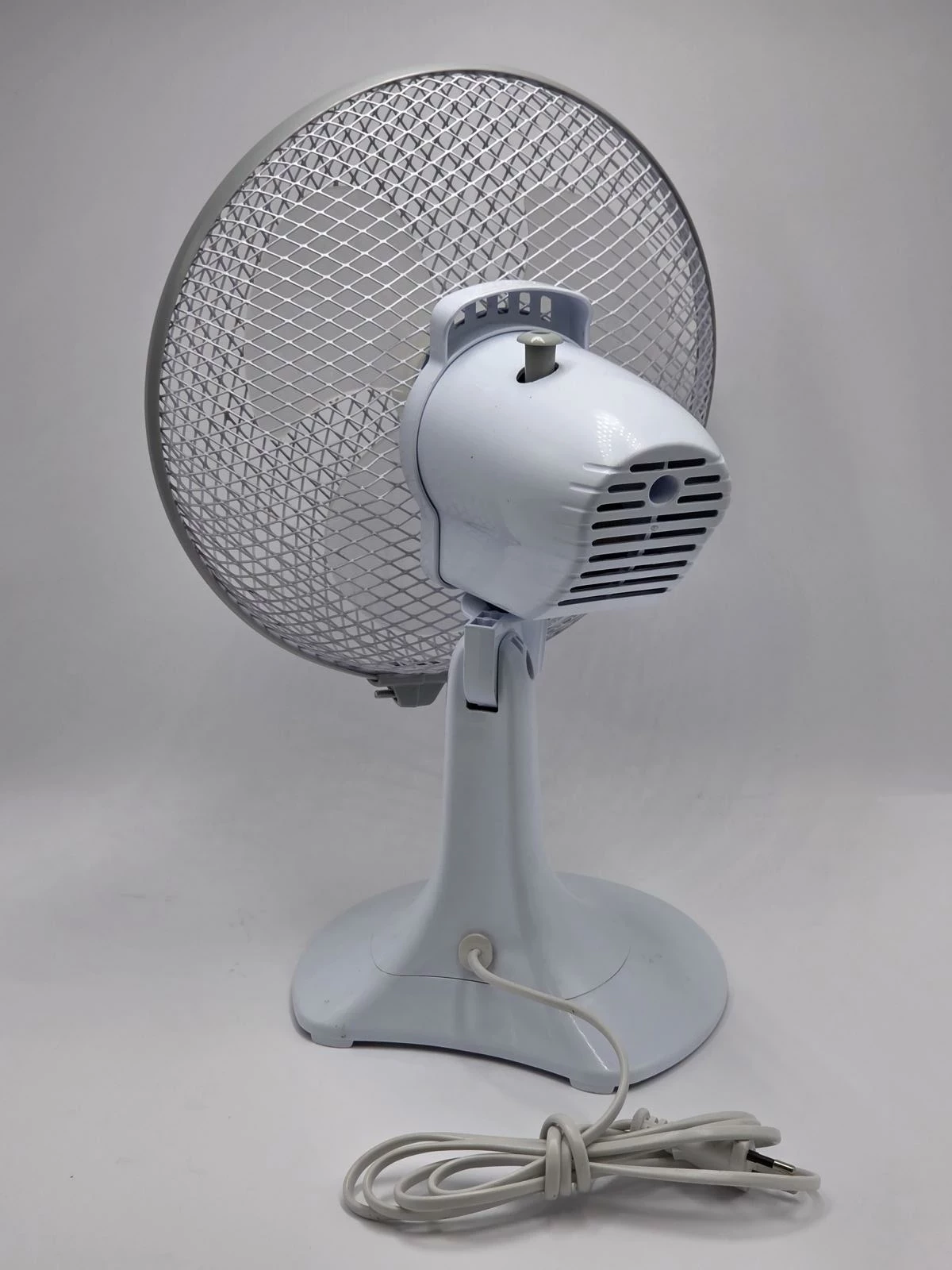 wentylator-biurkowy-tesco-df918w-bialy-stan-11323-2