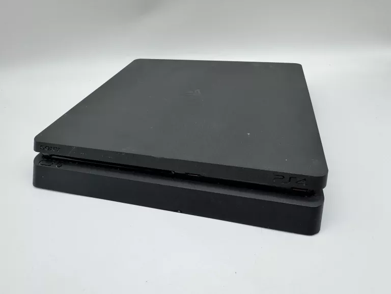 KONSOLA PS4 SLIM 500 GB + PAD