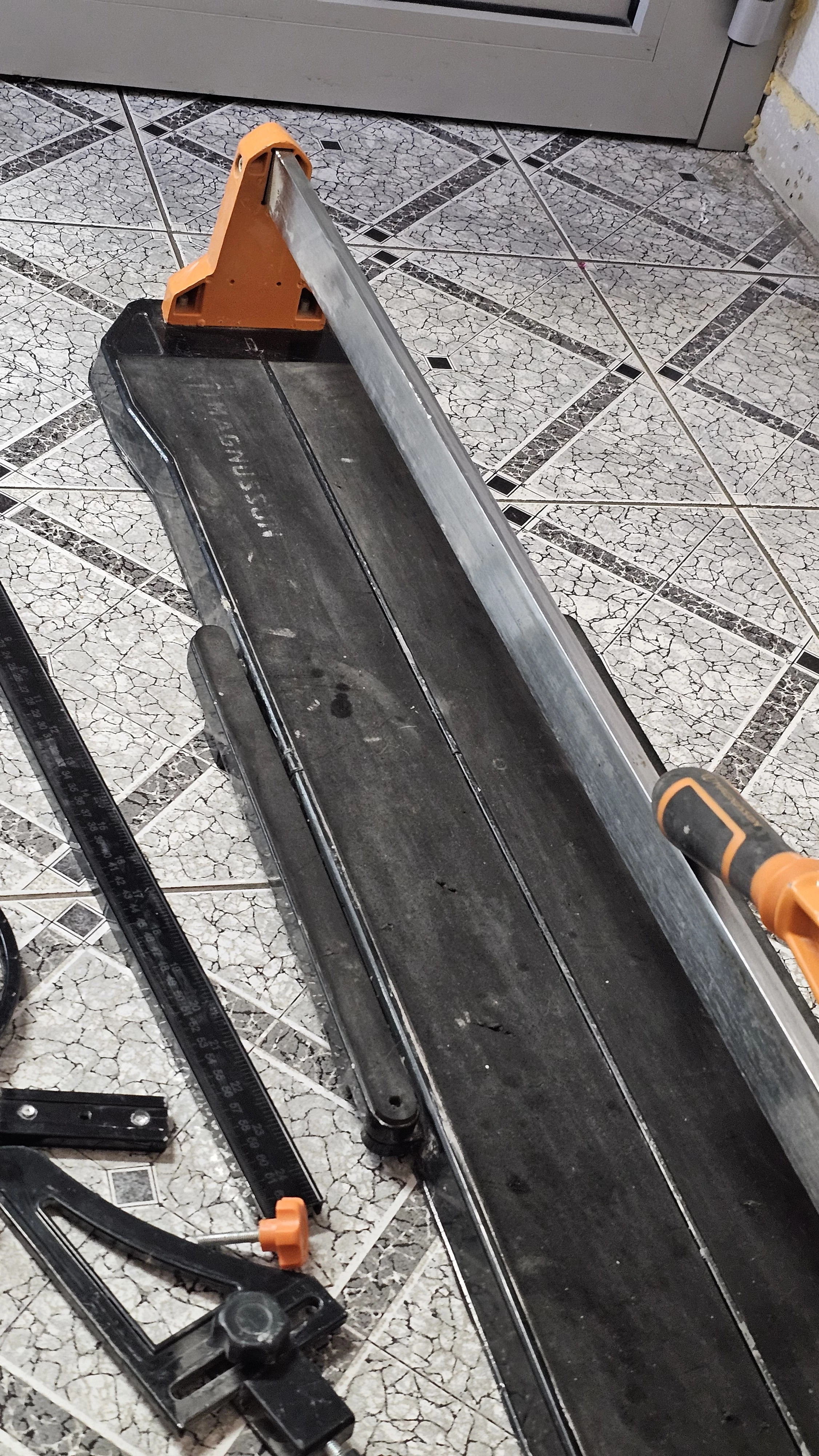 urzadzenie-do-ciecia-glazury-magnusson-900-mm-rodzaj-130675-1