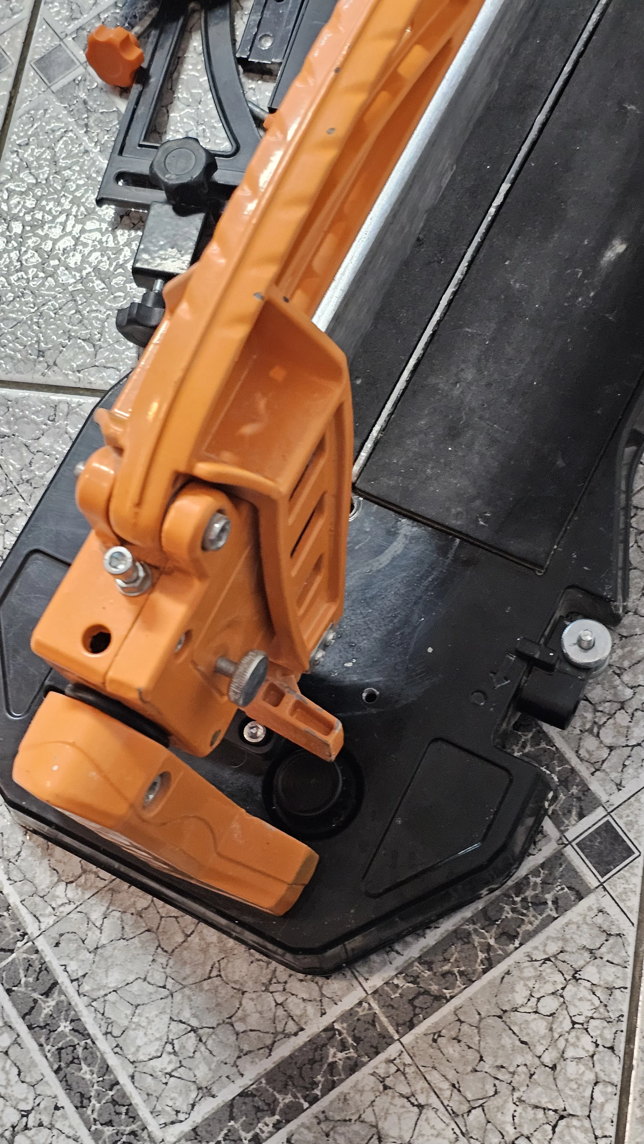 urzadzenie-do-ciecia-glazury-magnusson-900-mm-marka-248811-950928