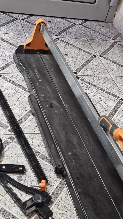 urzadzenie-do-ciecia-glazury-magnusson-900-mm-rodzaj-130675-1