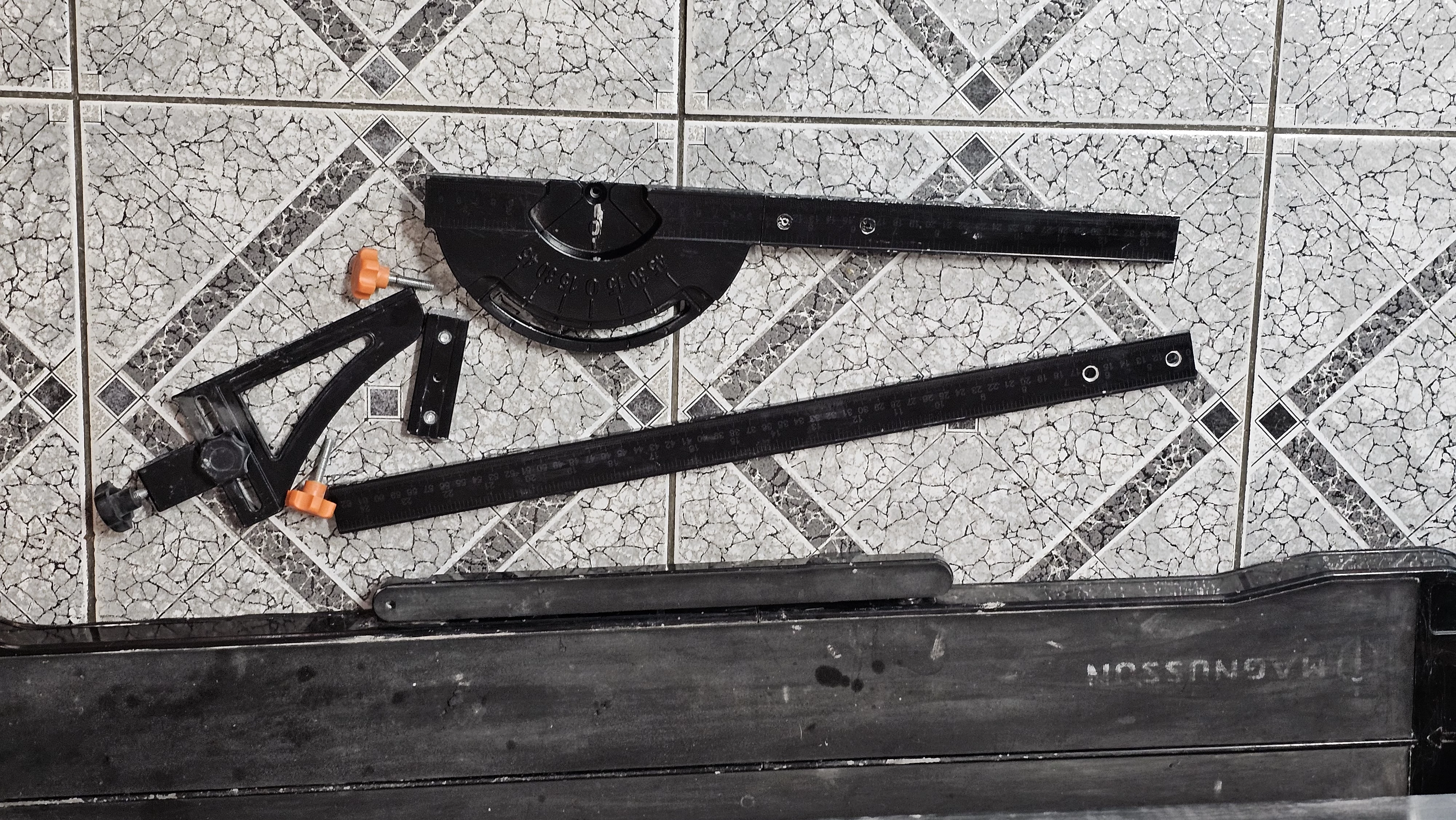 urzadzenie-do-ciecia-glazury-magnusson-900-mm-stan-11323-2