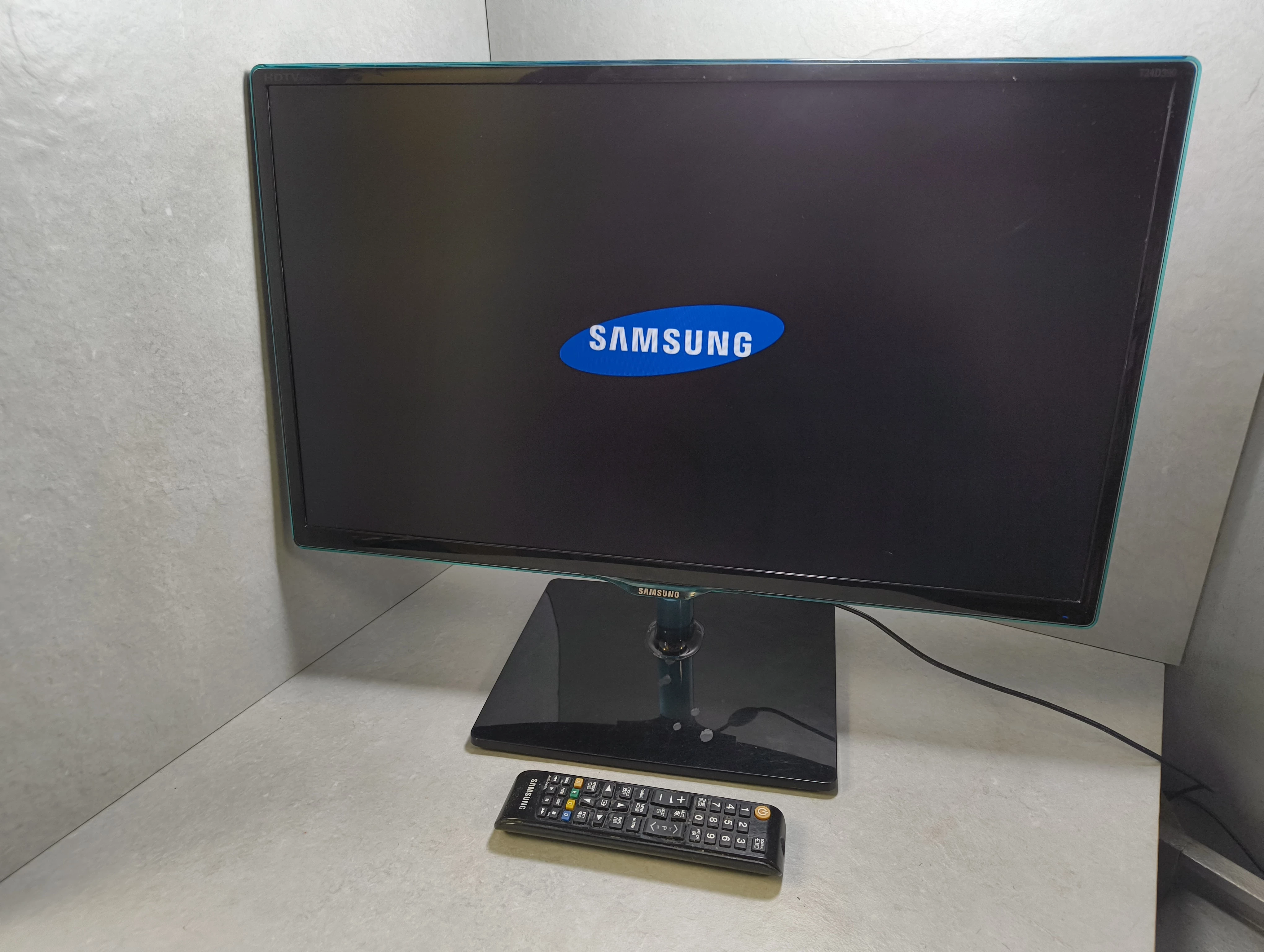 monitor-tv-samsung-t24d390ew-236-led-osiedle-niepodleglosci-1-krakow