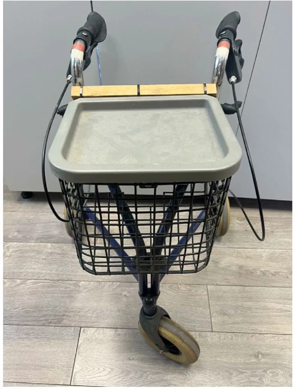 balkonik-na-kolkach-skladany-mobilex-stan-11323-2