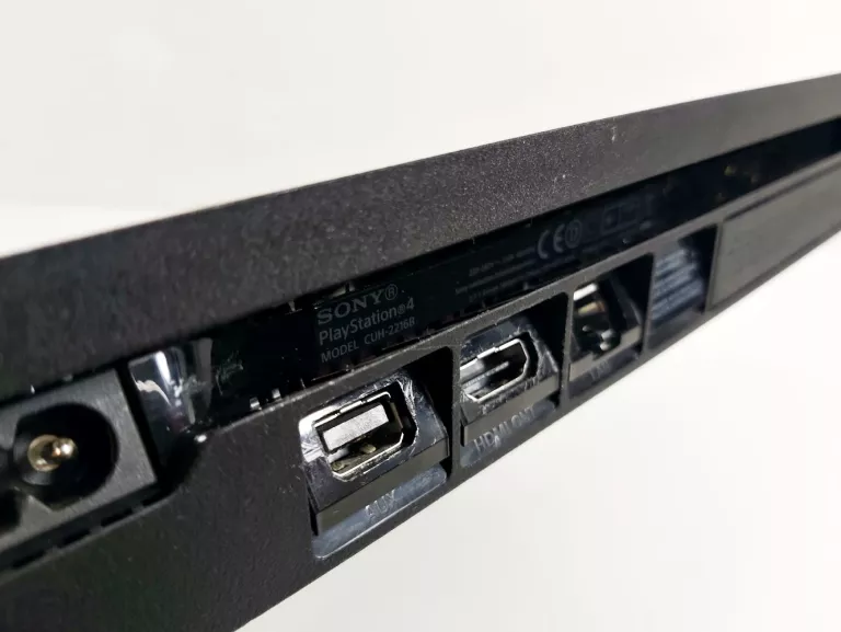 KONSOLA PS4 SLIM 1TB + PAD