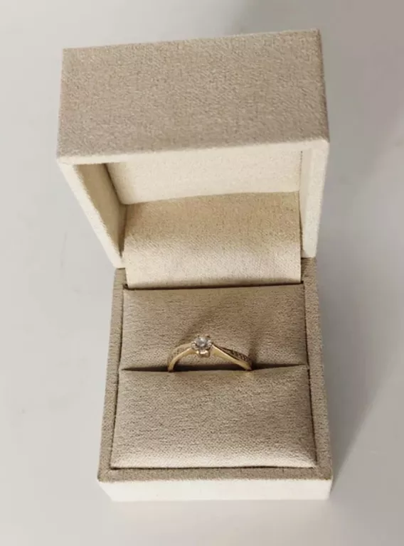 PIERŚCIONEK 585 WAGA OK. 1,89G R8