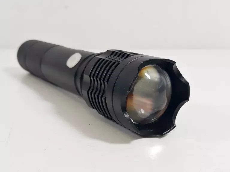 LATARKA LED ŁADOWANA USB TYPU ZŁODZIEJKA