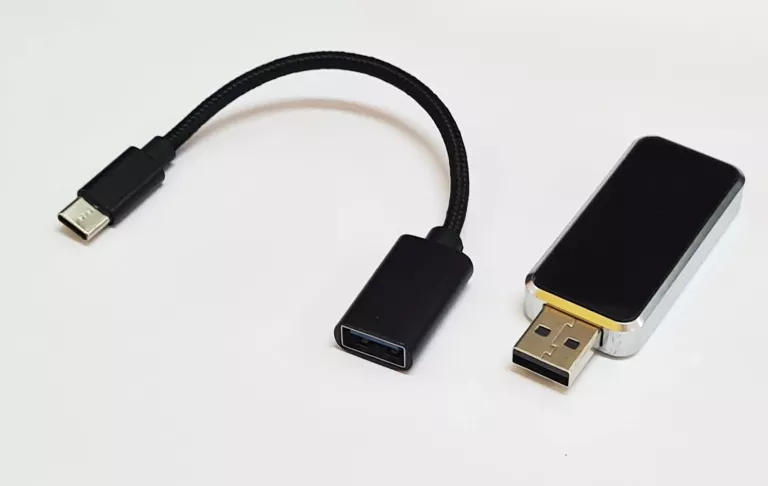 CAR PLAY WIERLESS BOX BEZPRZEWODOWY ADAPTER SAMOCHODOWY
