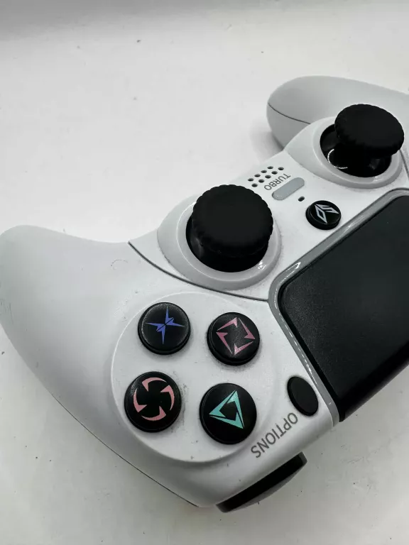 PAD DO KONSOLI STEELDIGI STEELSHOCK 4 V2 BIAŁY