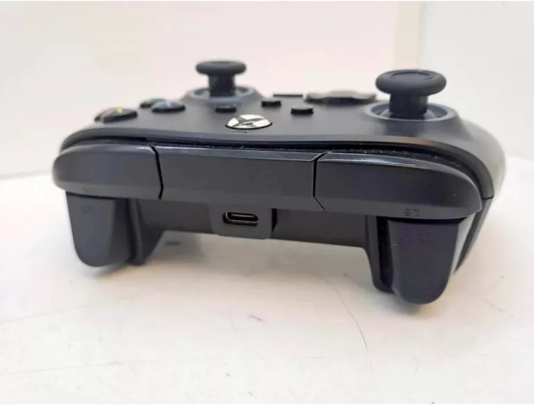 PAD DO XBOX360 PDP AFTERGLOW WAVE 049-024-EU SAM [250524012]