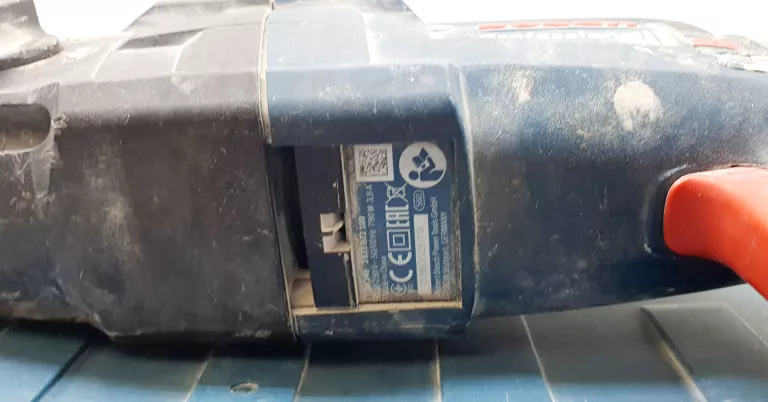 MŁOTOWIERTARKA BOSCH GBH 240