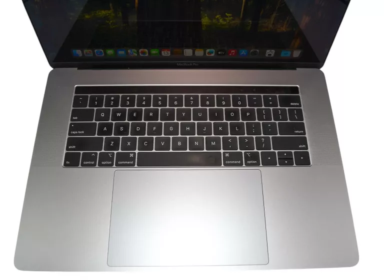 LAPTOP APPLE MACBOOK PRO A1990 15,4 " INTEL CORE I9 16 GB / 512 GB