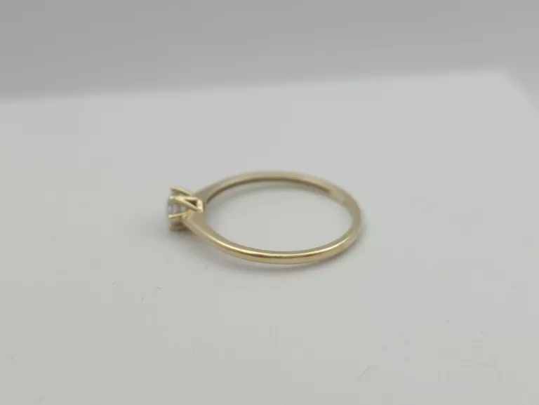 ZŁOTY PIERŚCIONEK - 333 8K R.13 0,95G